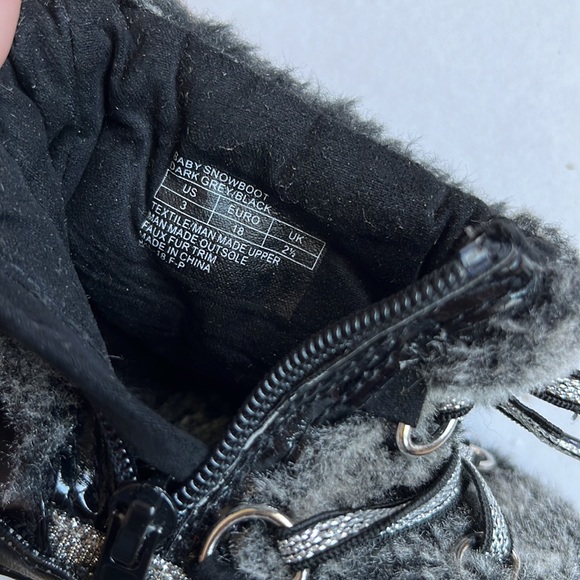 Stuart Weitzman Baby Snow Booties - Picture 8 of 9